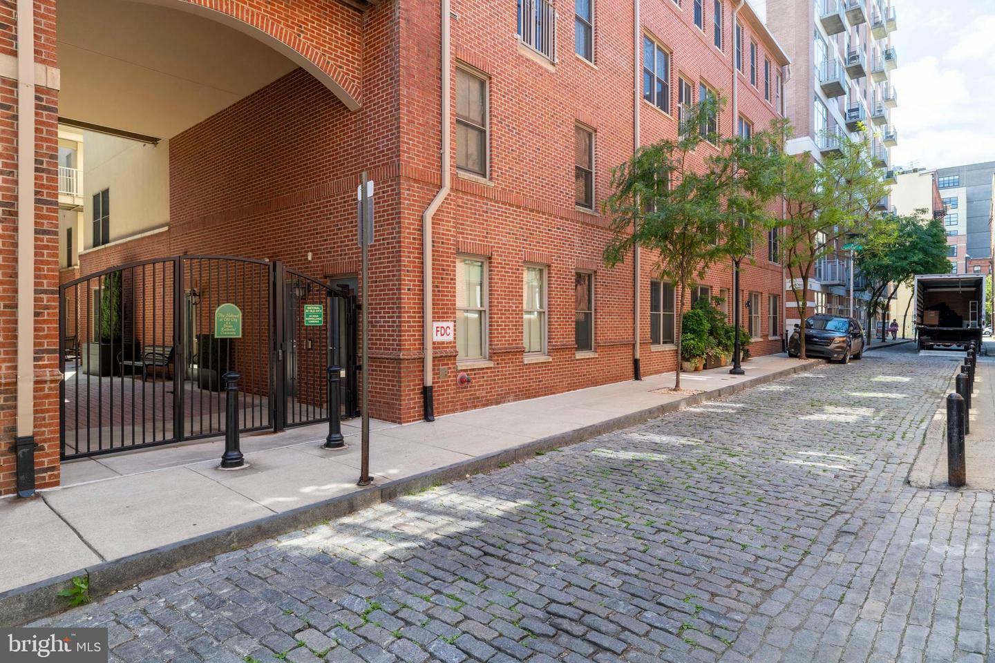 Property Photo: 113 N Bread Street 3B1 PA 19106
