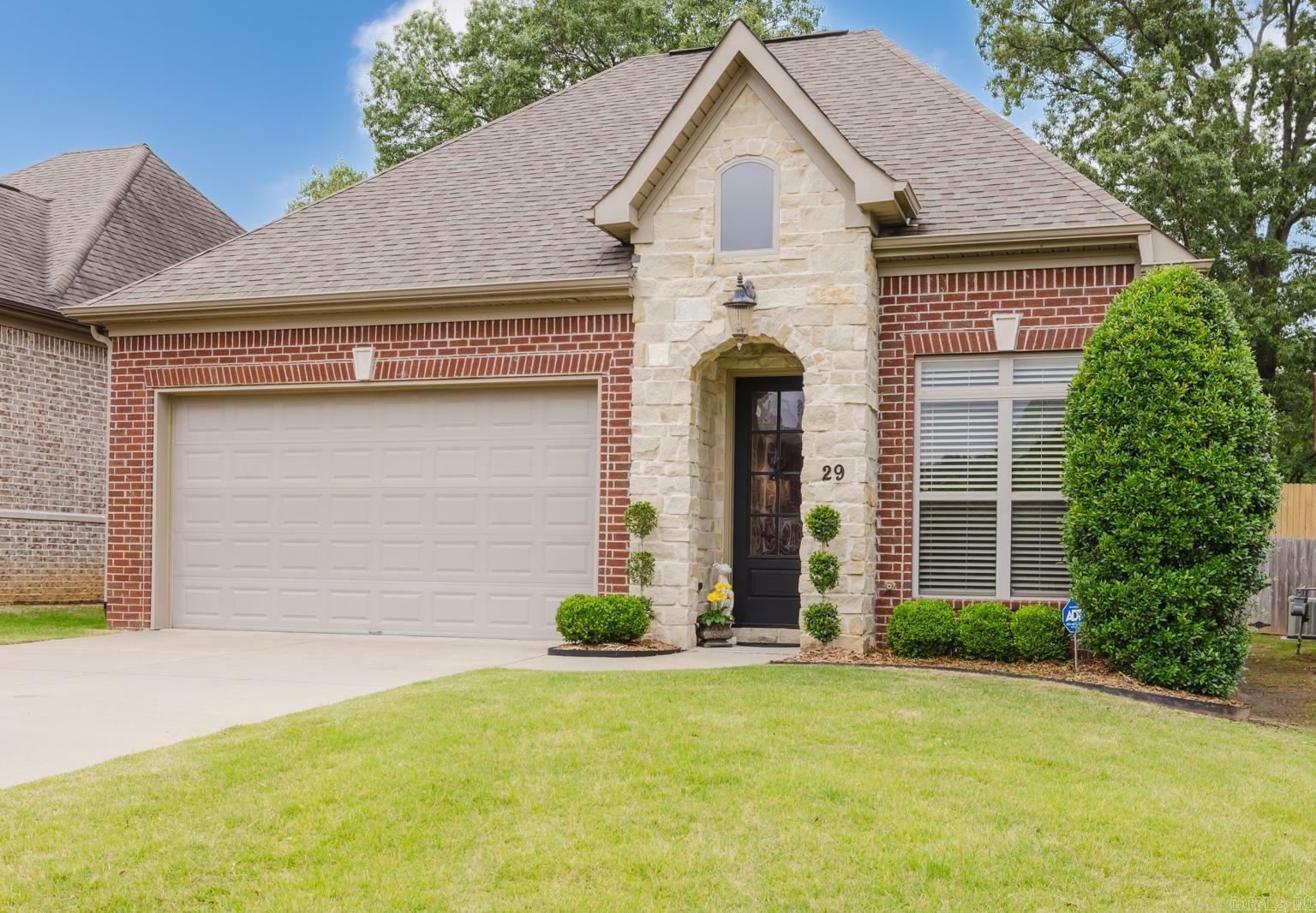 Property Photo: 29 Juniel Point AR 72211-2197