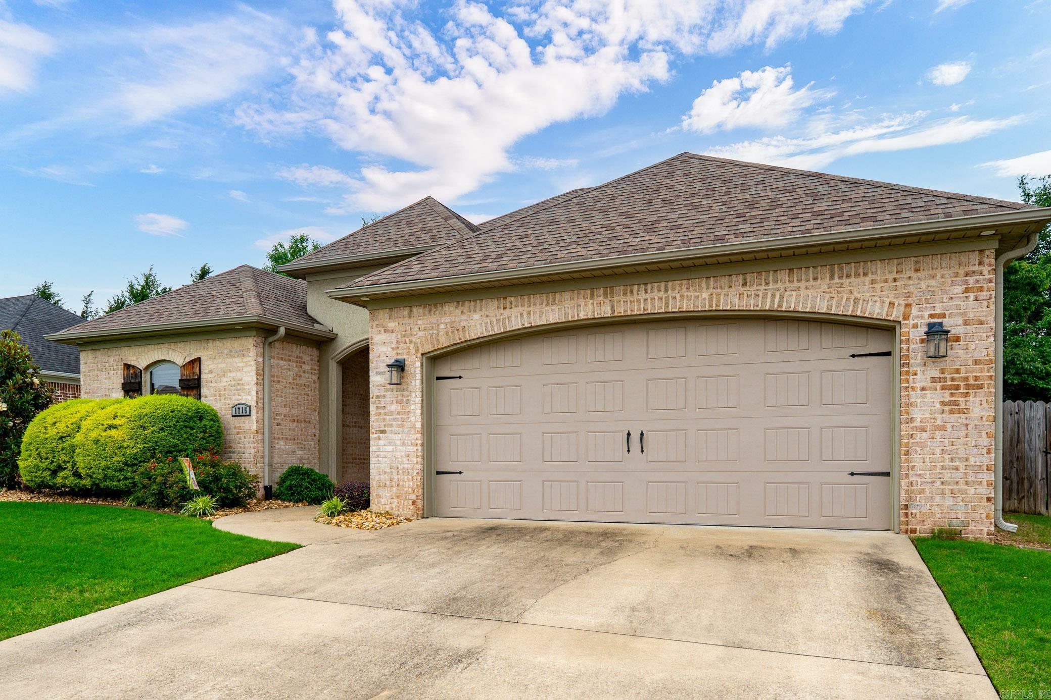 Property Photo: 1715 Sylar Circle AR 72034
