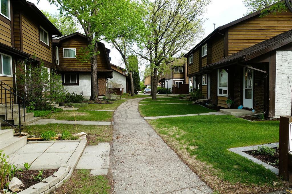 Property Photo: 175 Beliveau Road MB R2M 5G4