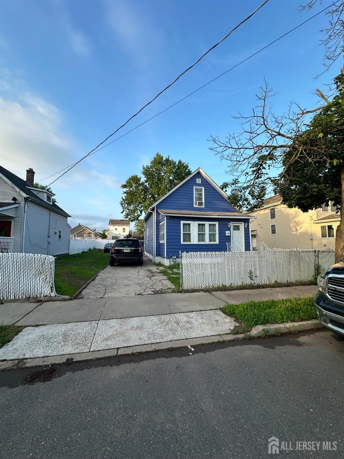 Property Photo:  97 N Ward Street  NJ 08901 