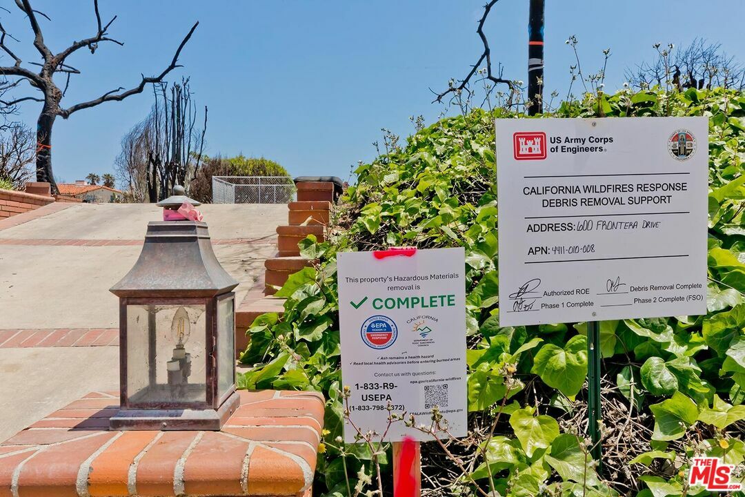 Property Photo:  600 Frontera Dr  CA 90272 