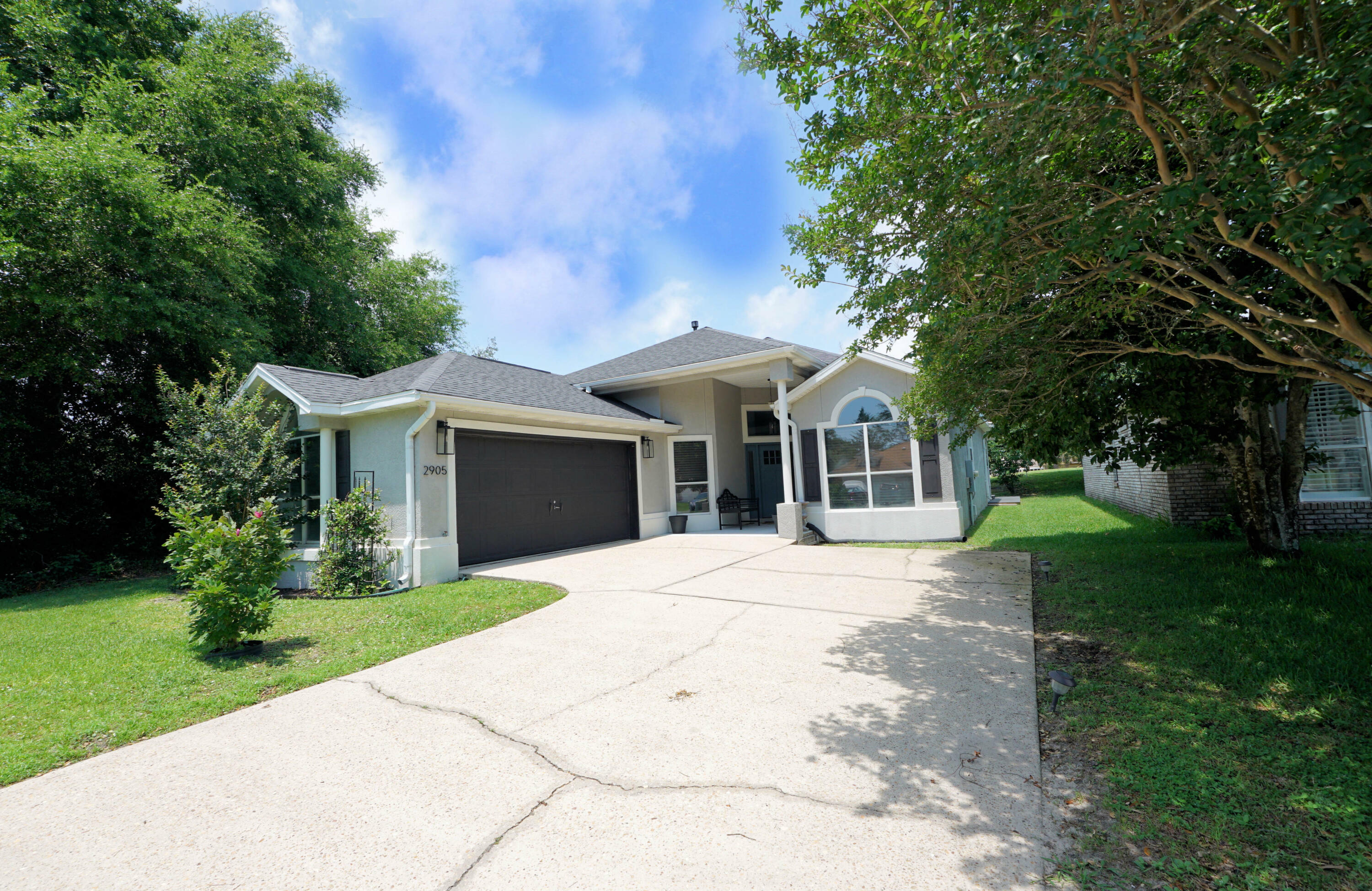 Property Photo: 2905 Shalimar Lane FL 32579