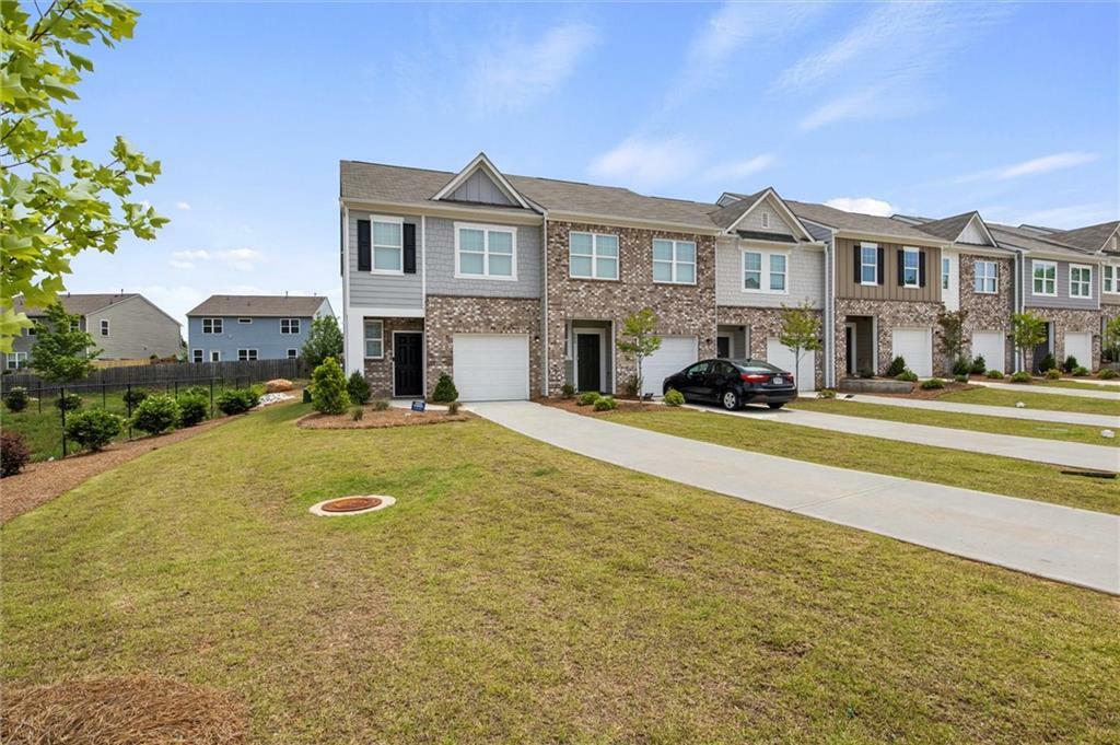 Property Photo: 595 Magnolia Circle GA 30268