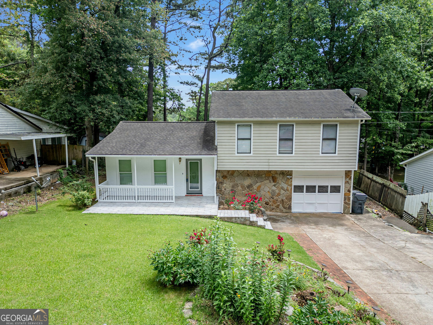 Property Photo: 3227 Fescue Circle GA 30044