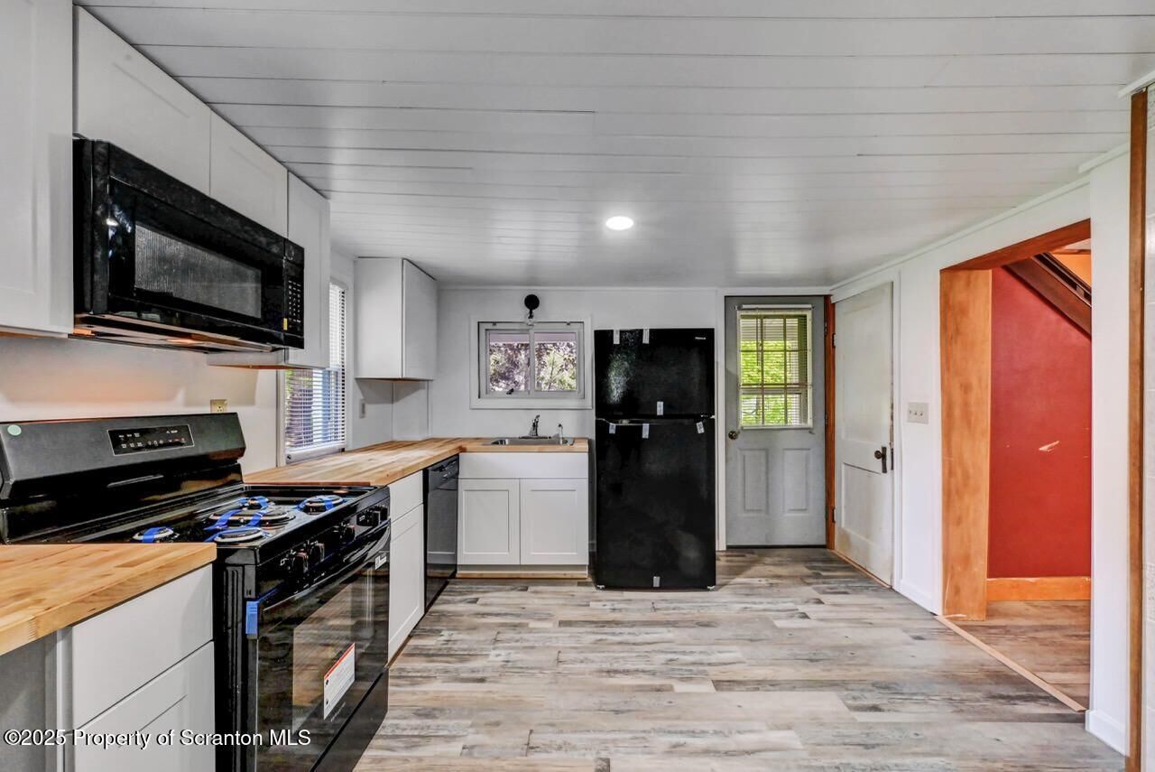 Property Photo:  340 Brook Street  PA 18444 