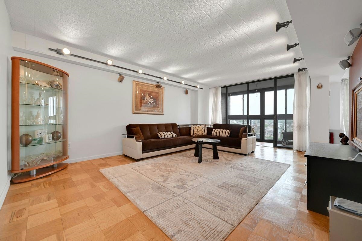 9060 Palisade Ave 1028  North Bergen NJ 07047 photo