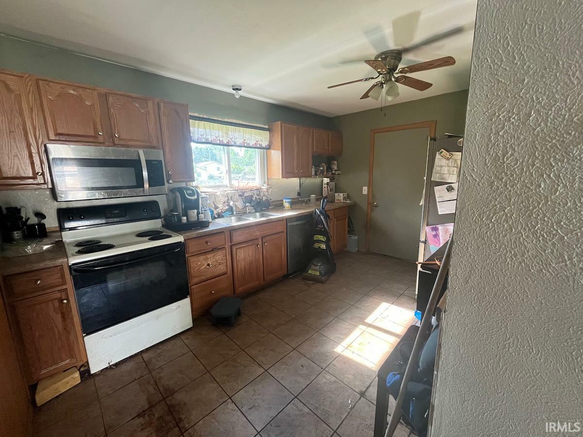 Property Photo: 1529 Hampton Court IN 46544