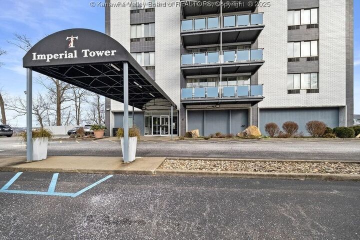 Property Photo: 1800 Roundhill Road 901 WV 25304