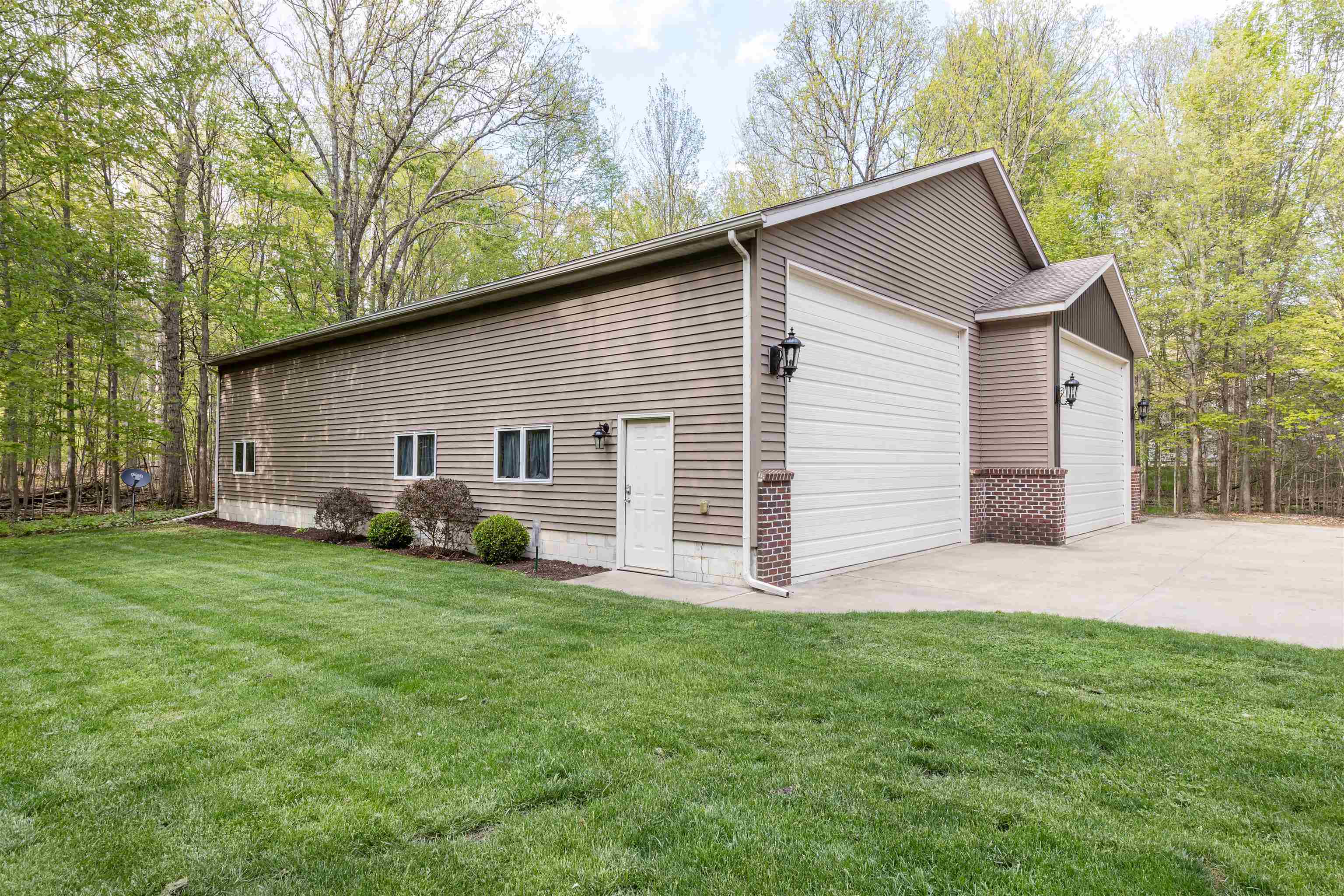 Property Photo: 2617 Odyssey MI 48642