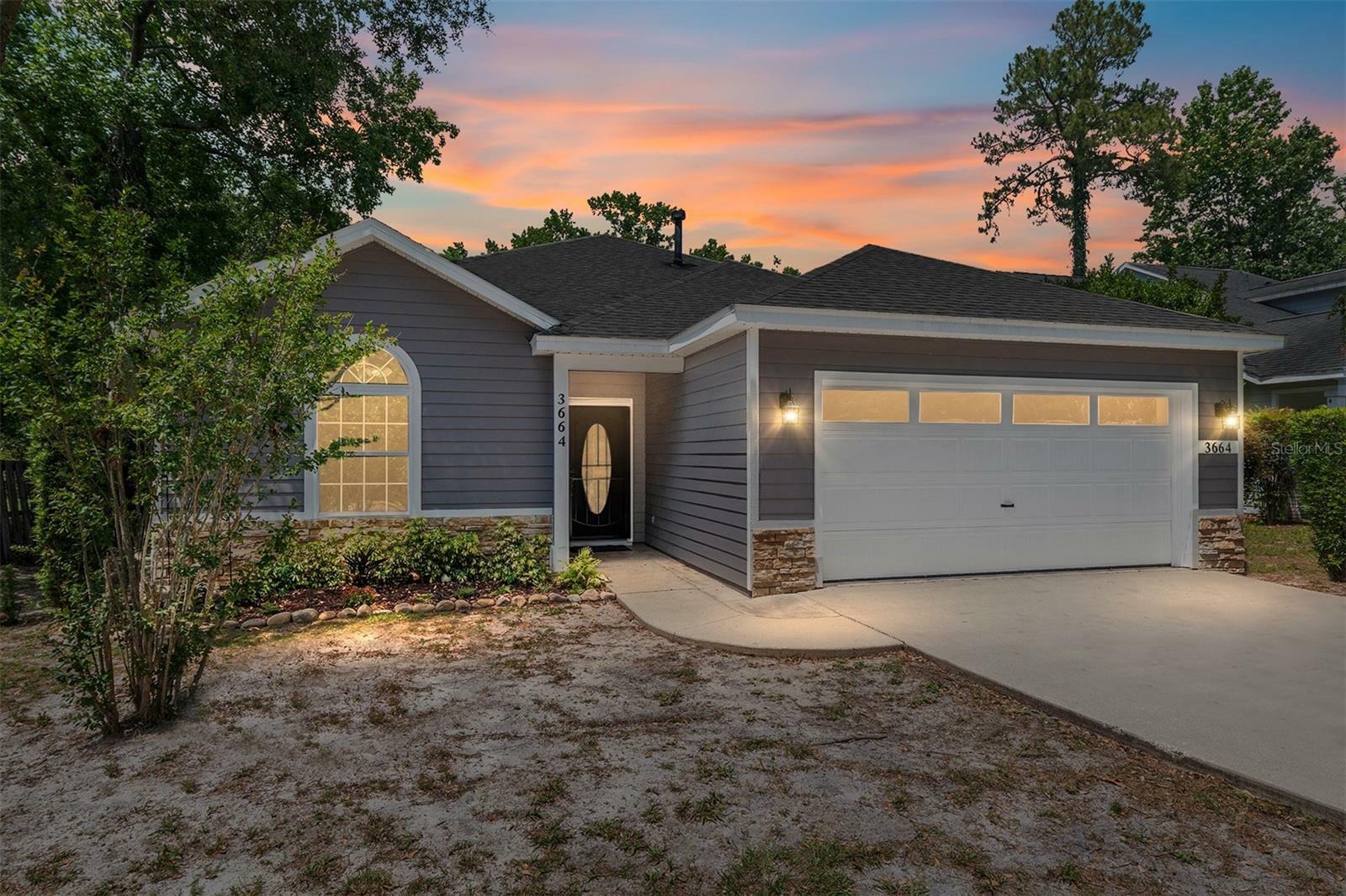 Property Photo: 3664 NW 55th Lane FL 32653