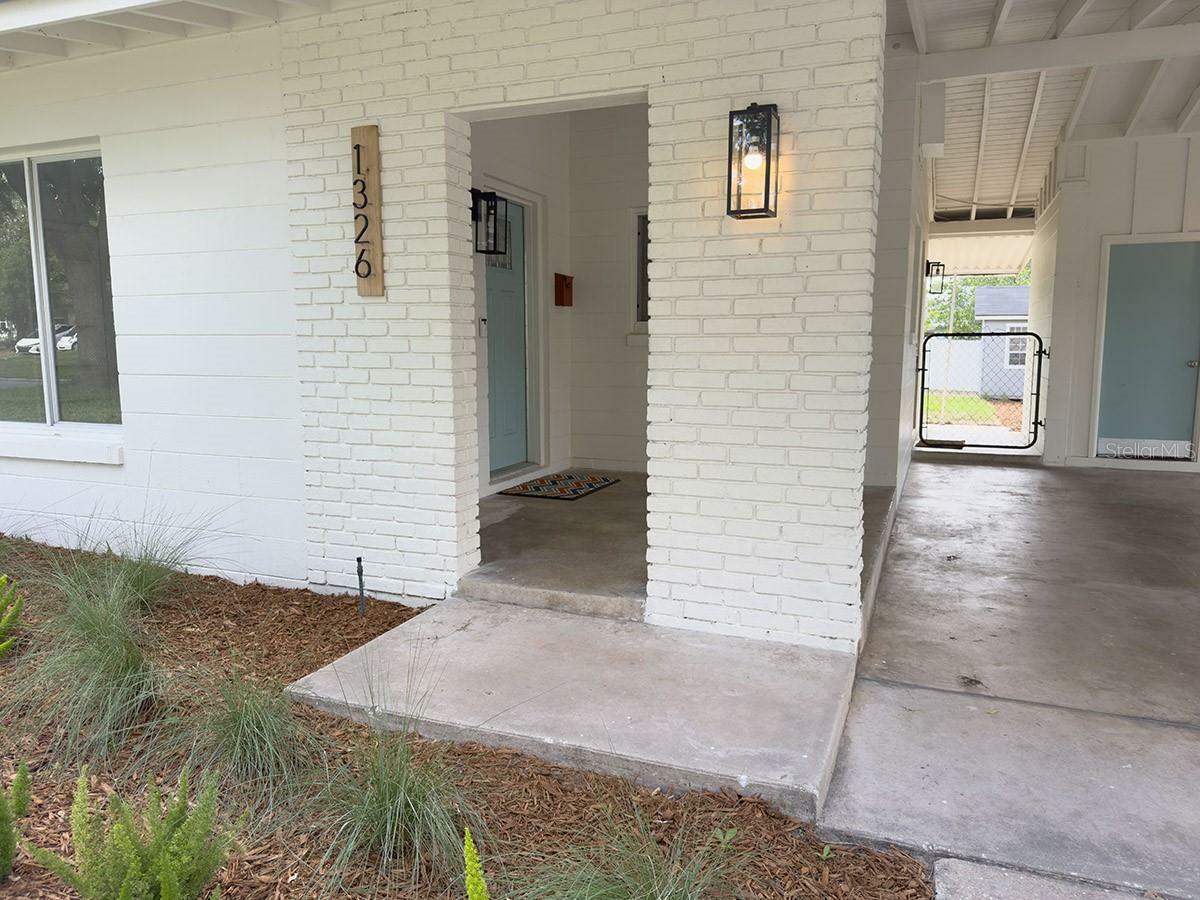 Property Photo: 1326 Edmundshire Lane FL 32806