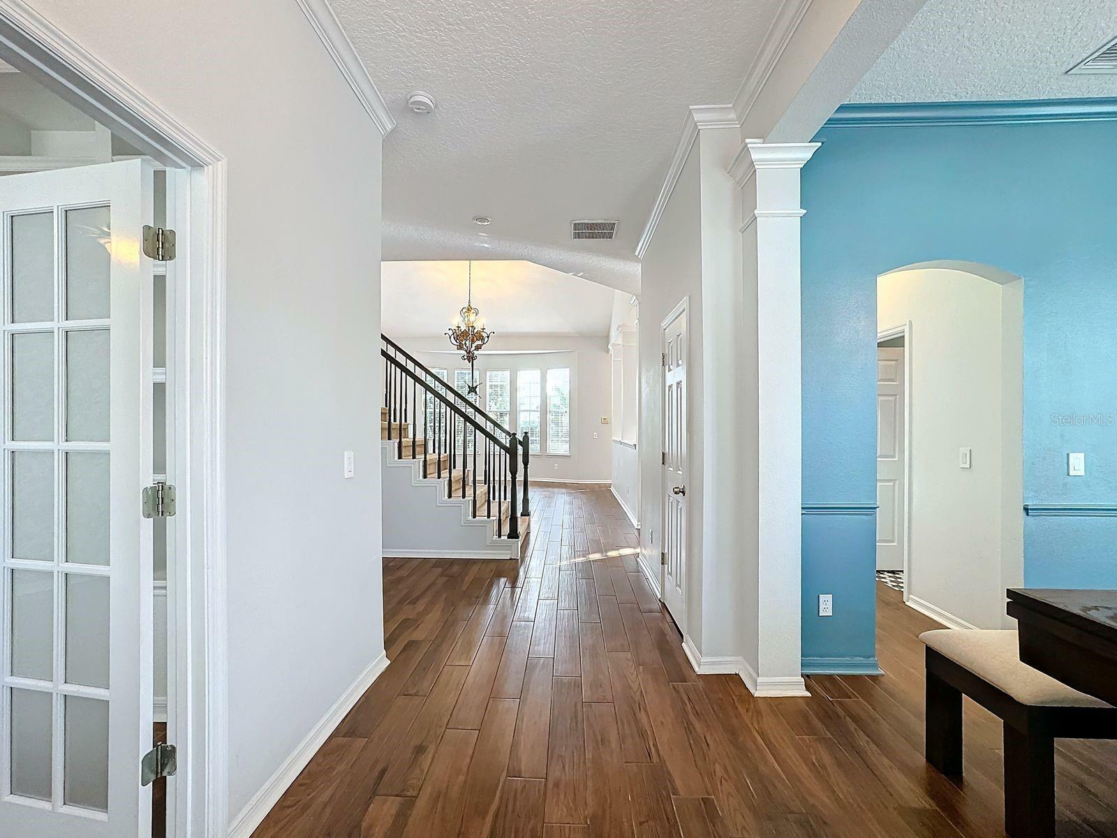 Property Photo: 307 Norfolk Street FL 34747