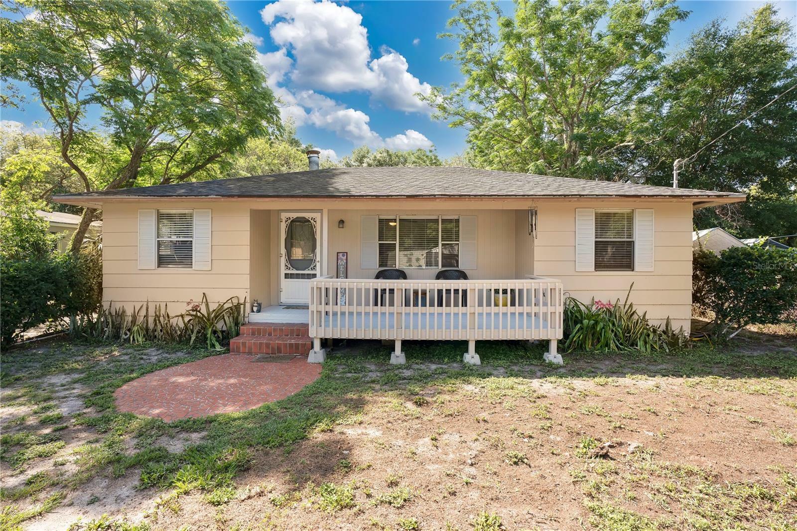 Property Photo: 2409 Garbelia Avenue FL 32817
