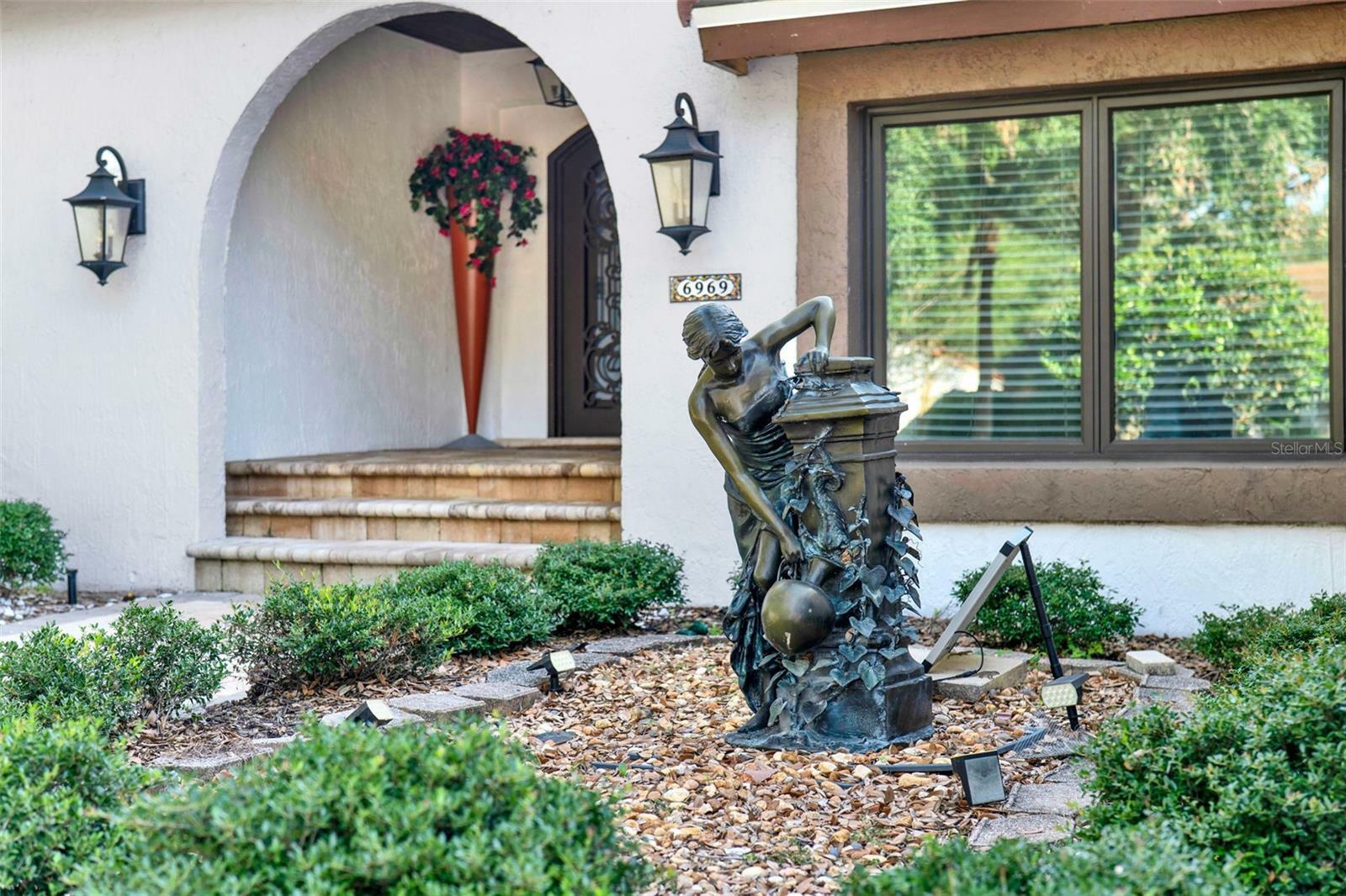 Property Photo: 6969 Edgeworth Drive FL 32819