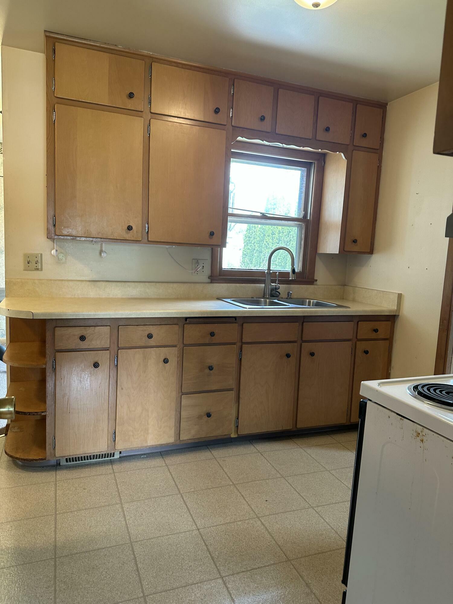Property Photo: 1618 Waldo Blvd WI 54220