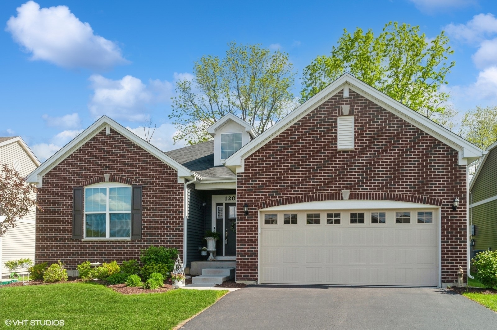 Property Photo: 1200 Ardmoor Drive IL 60012