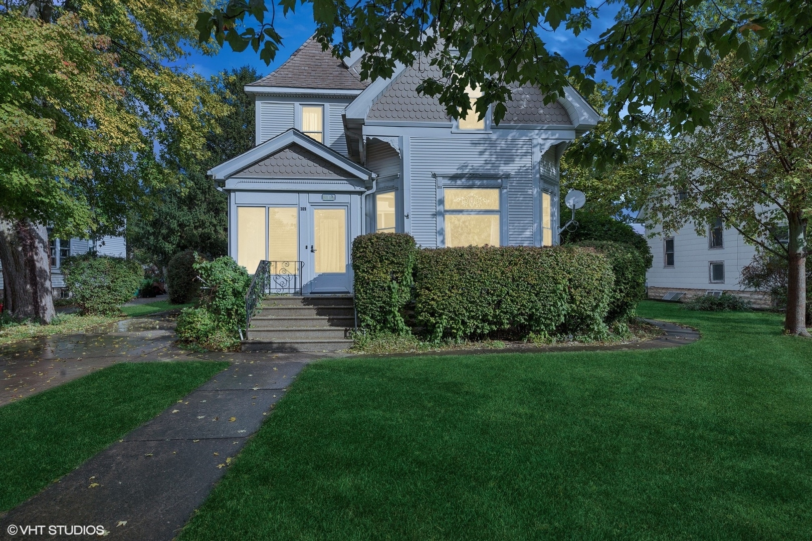 Property Photo: 309 E Corning Avenue IL 60468