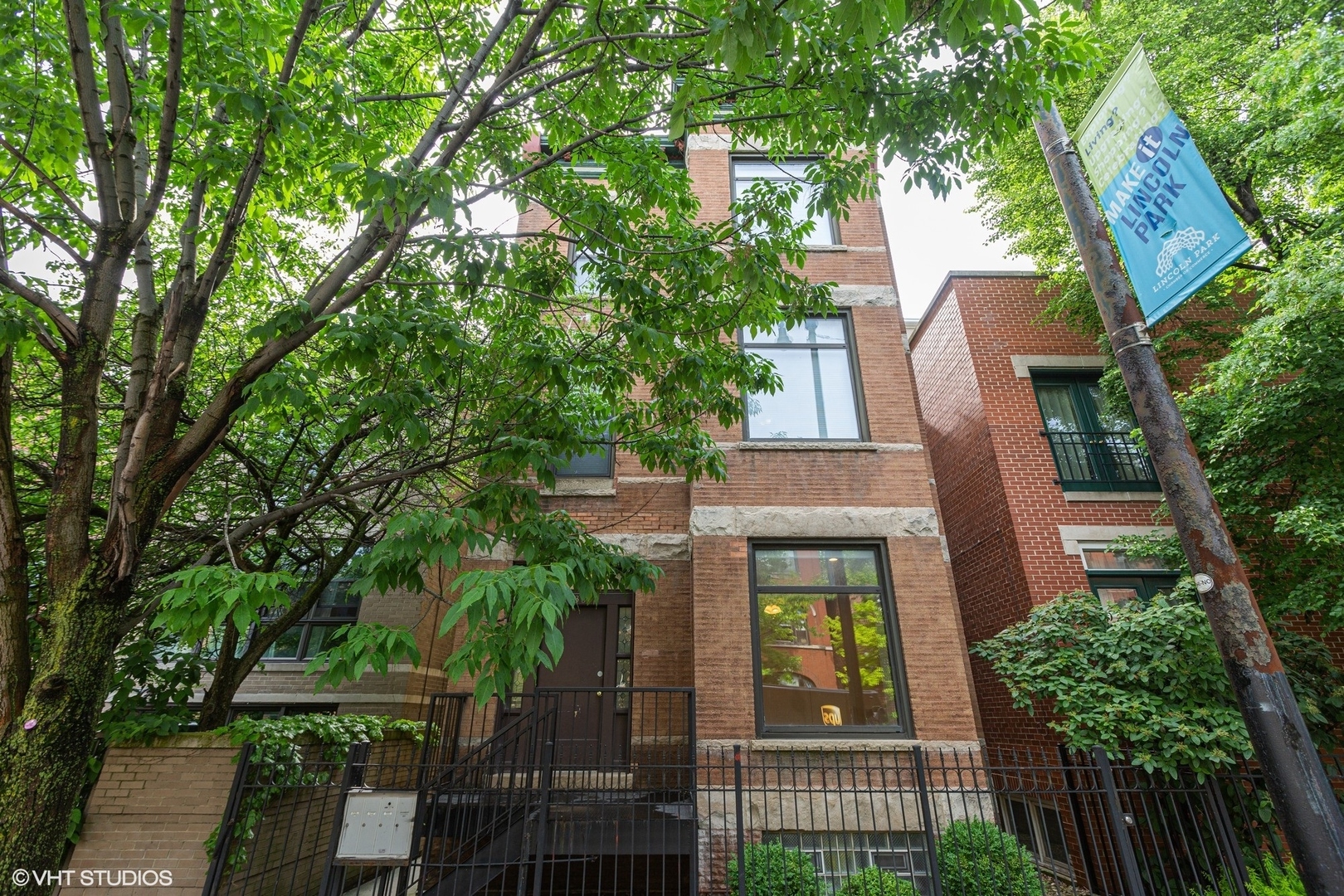 Property Photo: 1836 N Halsted Street 1 IL 60614