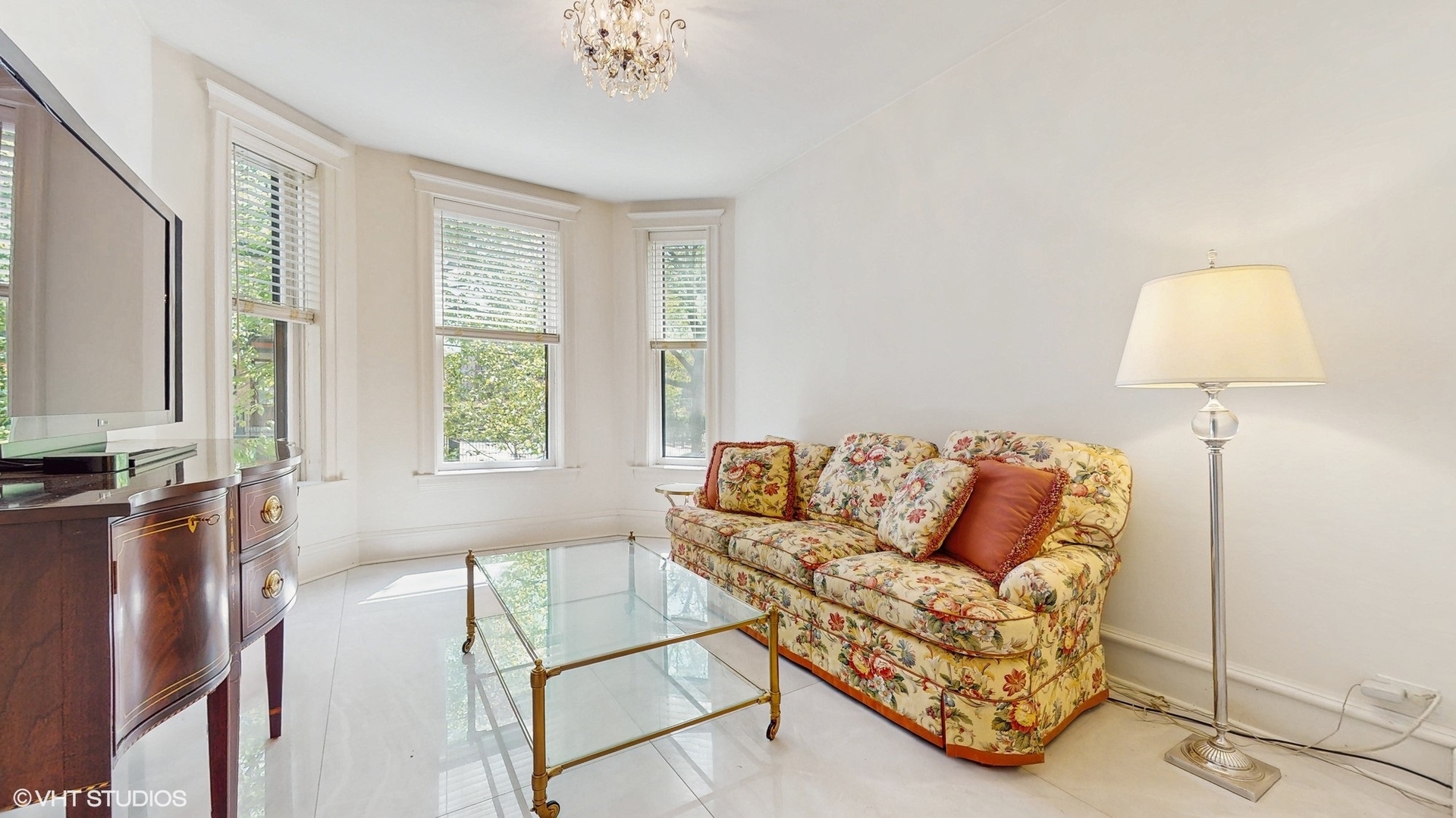 Property Photo: 1944 N Seminary Avenue 1 IL 60614
