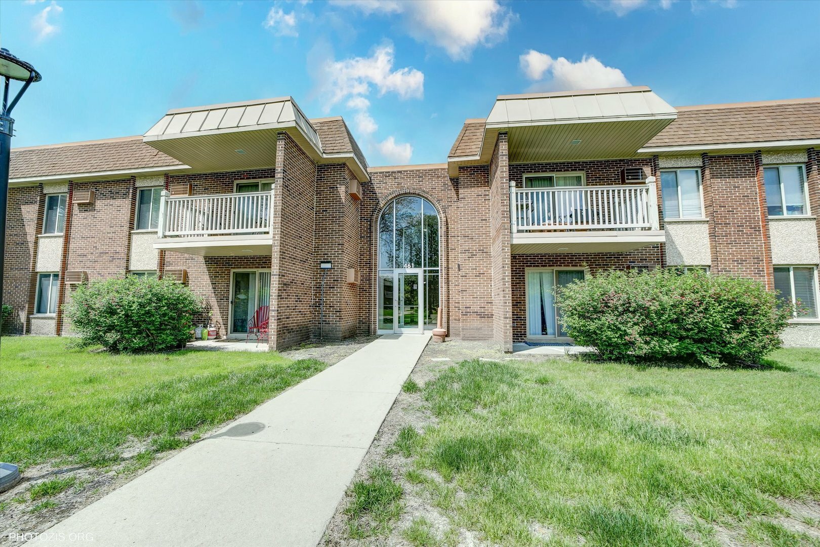 Property Photo: 461 N Jonathan Drive 204 IL 60074