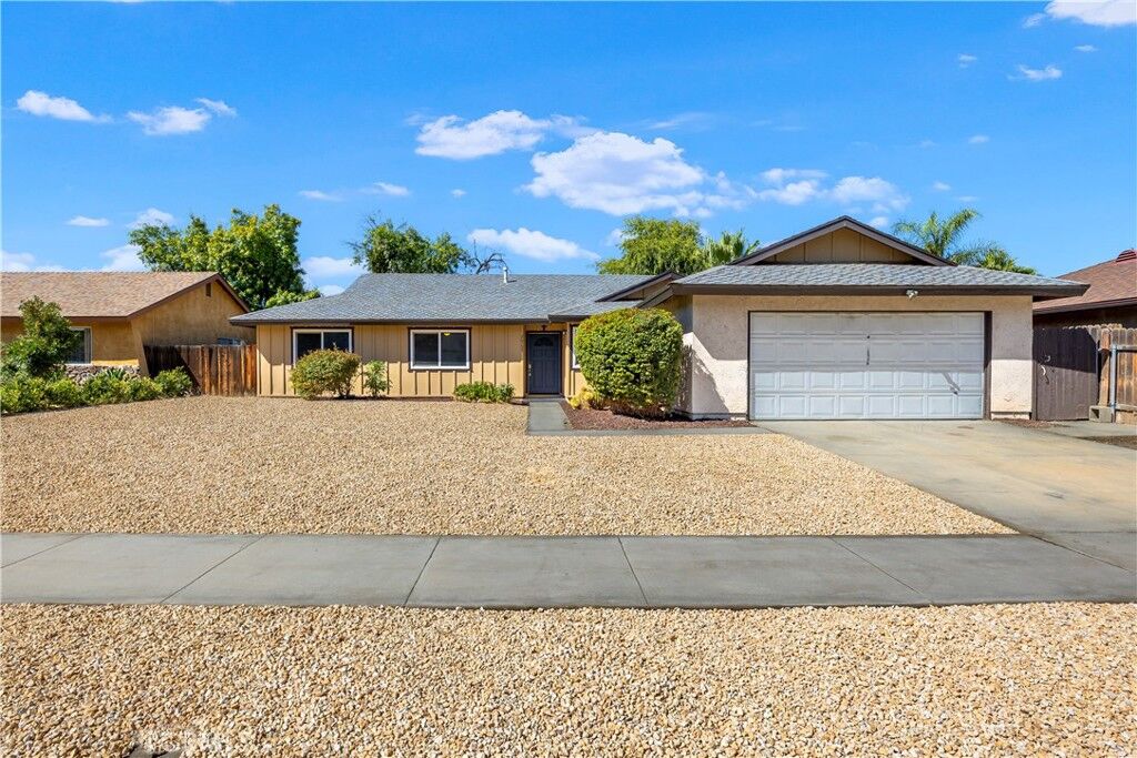 Property Photo:  26155 Stardust Street  CA 92544 