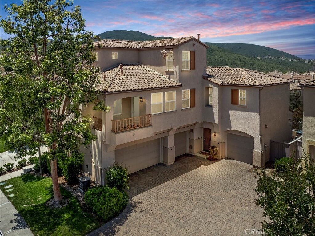 Property Photo: 946 Bolex Way CA 92078