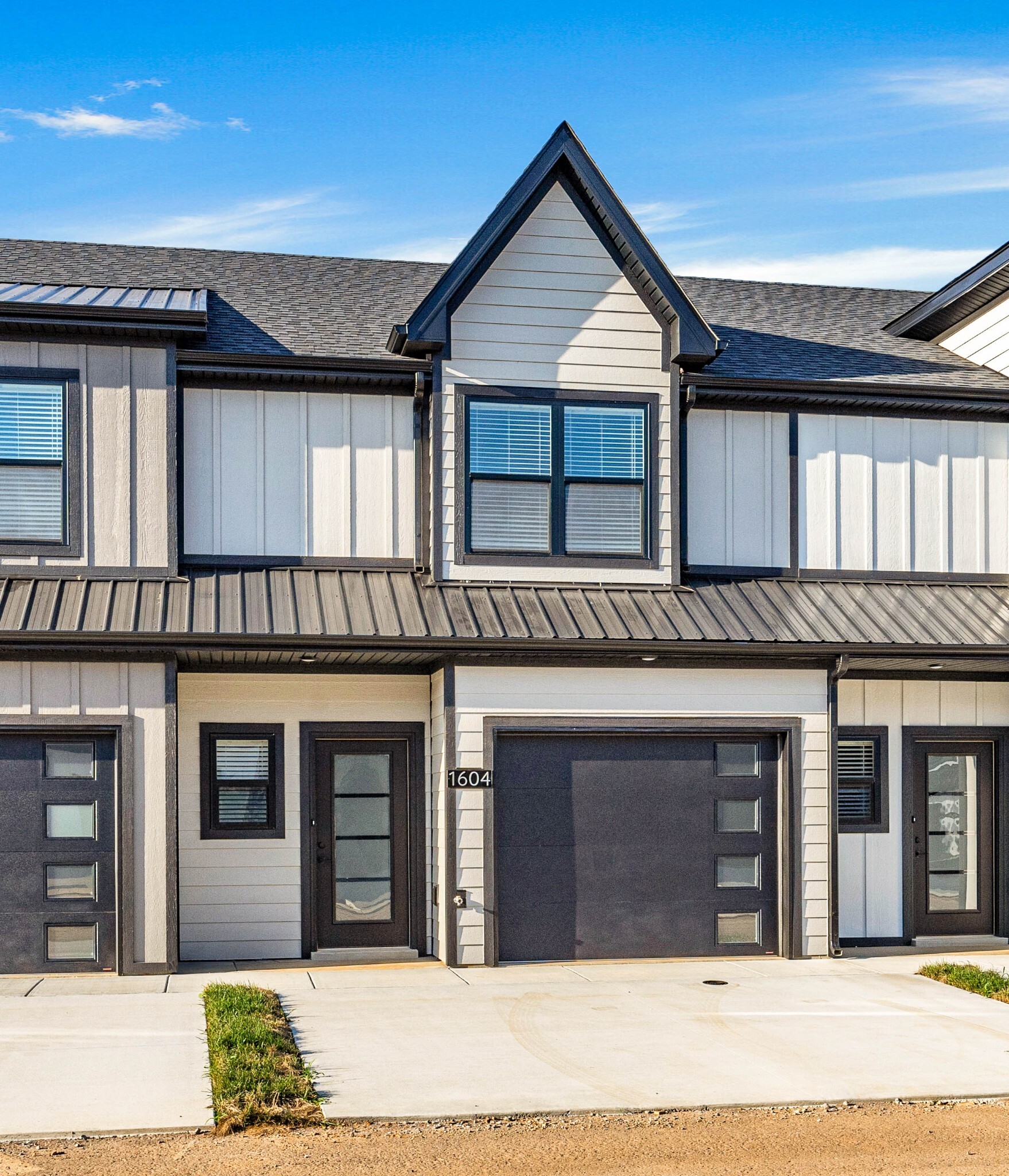 Property Photo: 1604 Jonathan Wade Circle TN 37043
