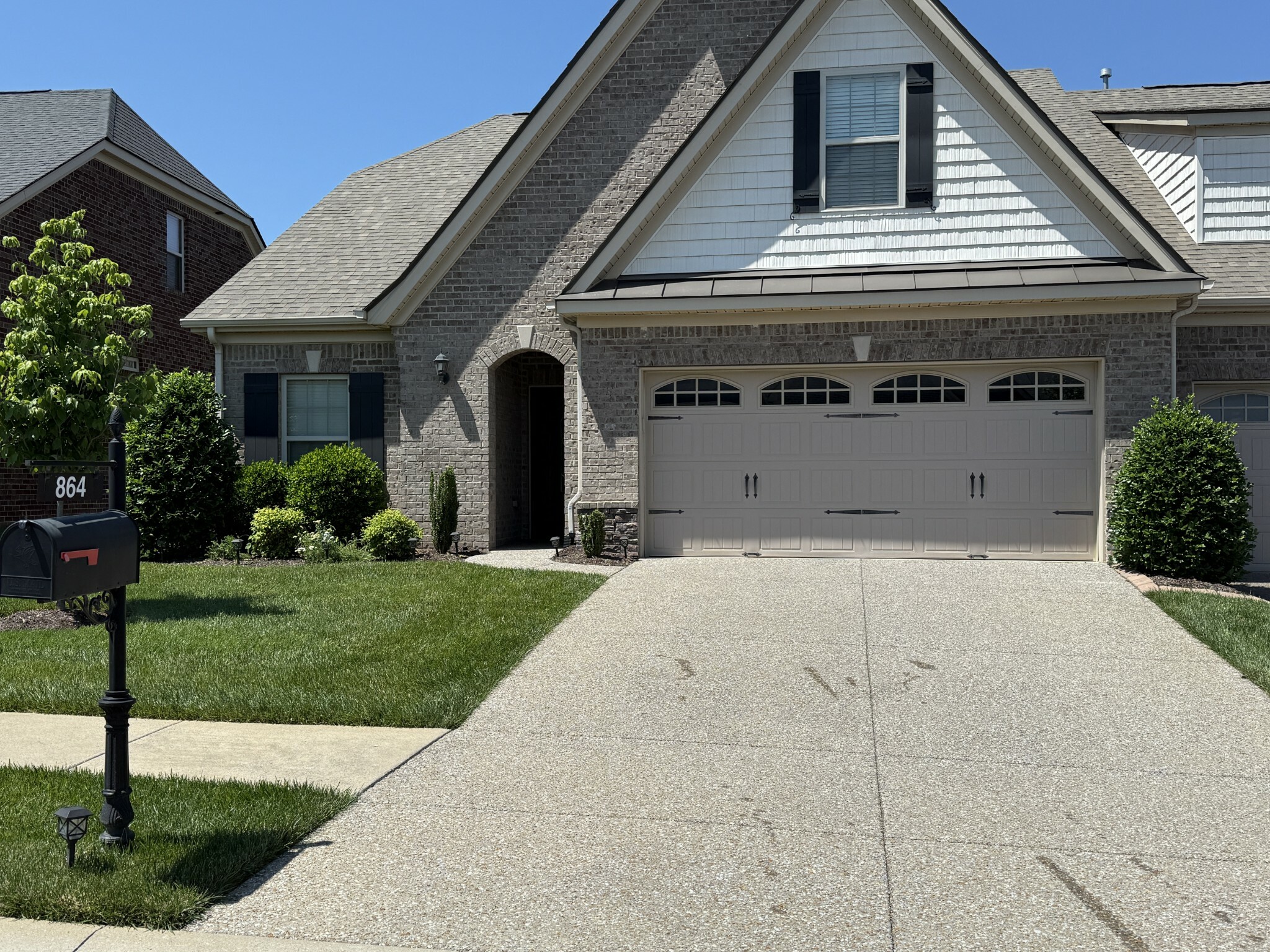 Property Photo: 864 Meadowcrest Way 823 TN 37090