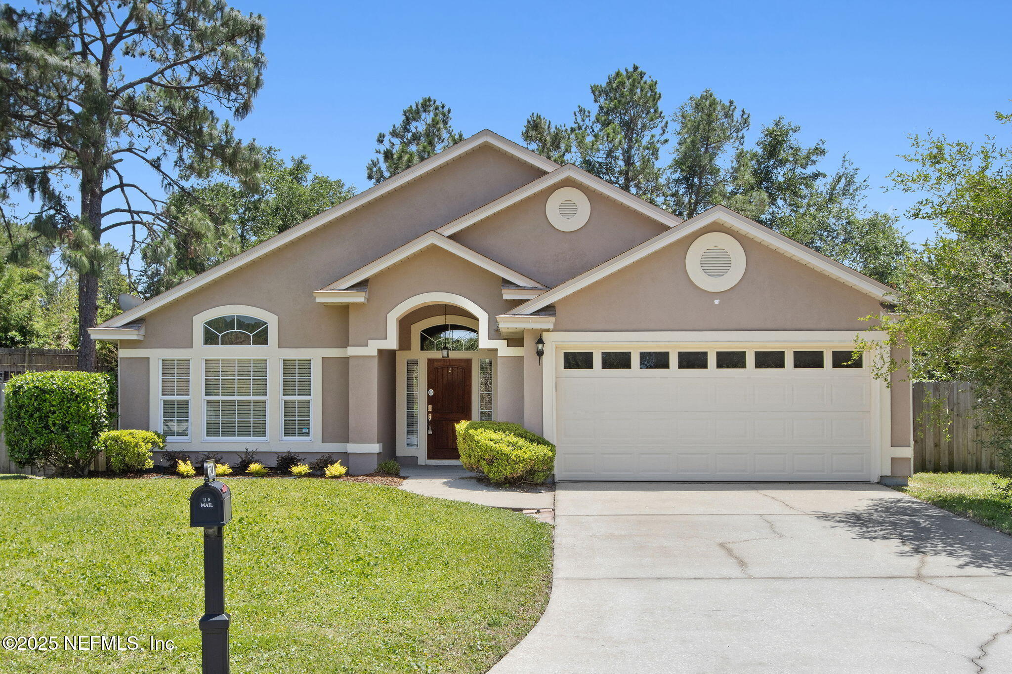Property Photo: 12340 Burgess Hill Circle S FL 32246