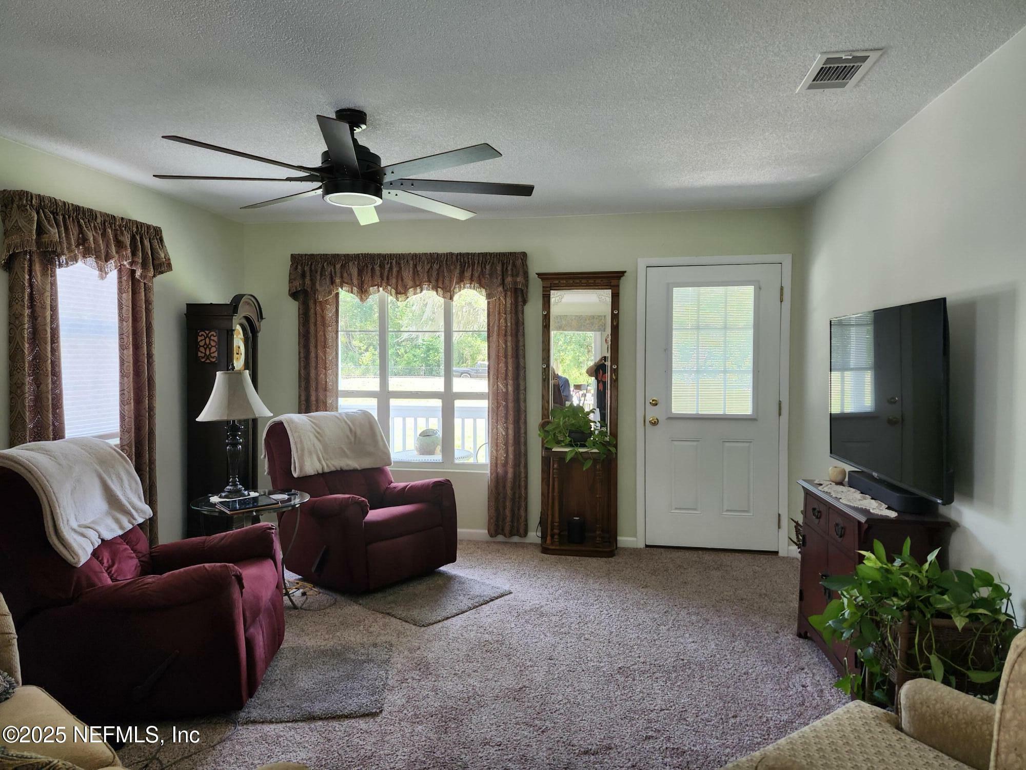 Property Photo: 109 Laurel Lane FL 32112