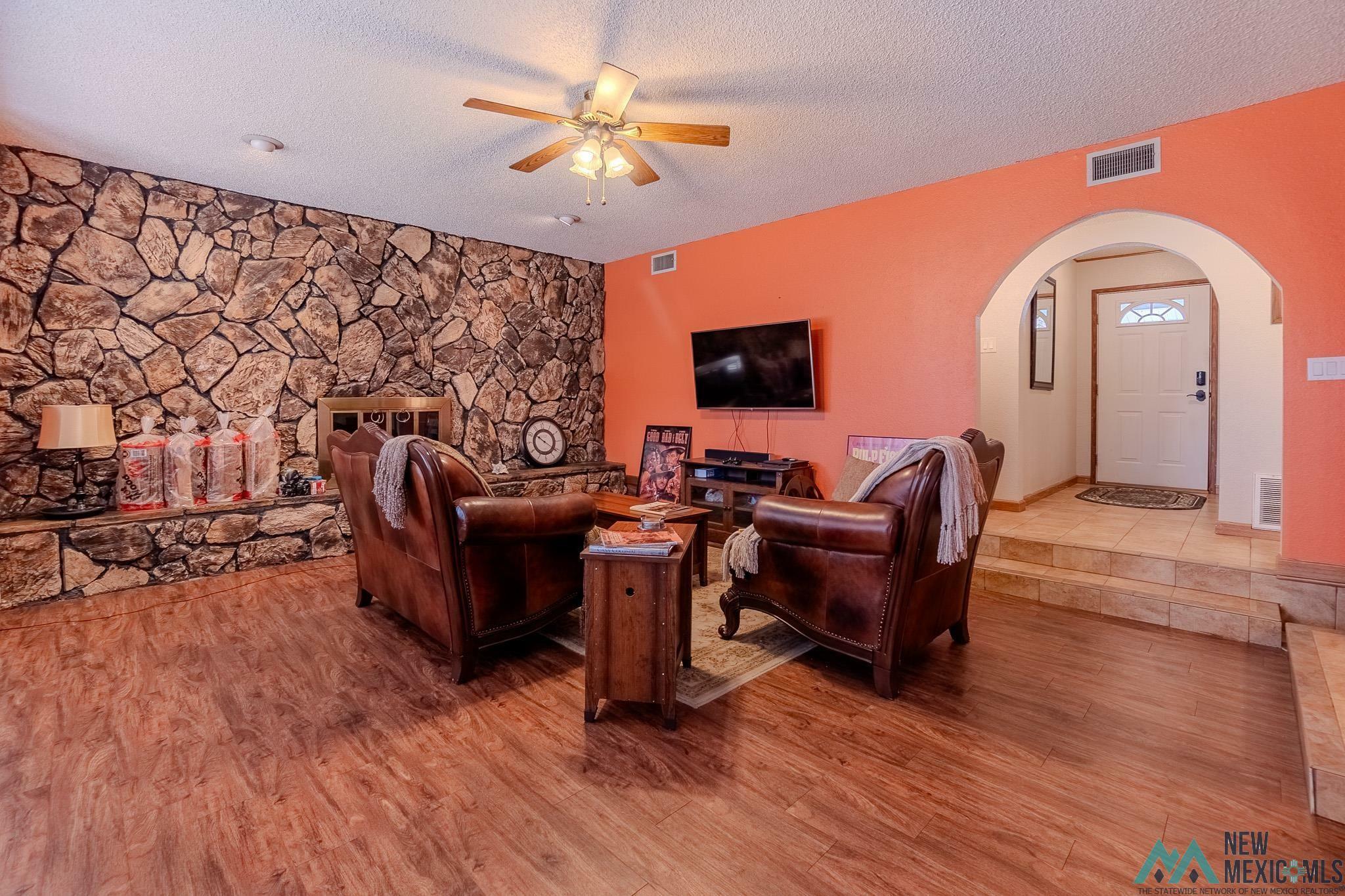 Property Photo: 2112 Castle Court NM 88101