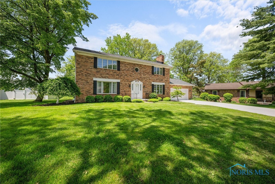 Property Photo: 806 Woodstock Court OH 45840