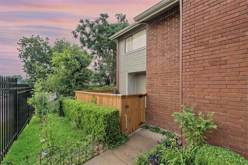 Property Photo: 8404 Forest Lane 1305 TX 75243