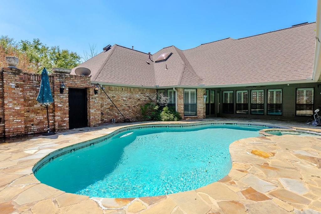 Property Photo: 1300 Shamrock Lane TX 75093