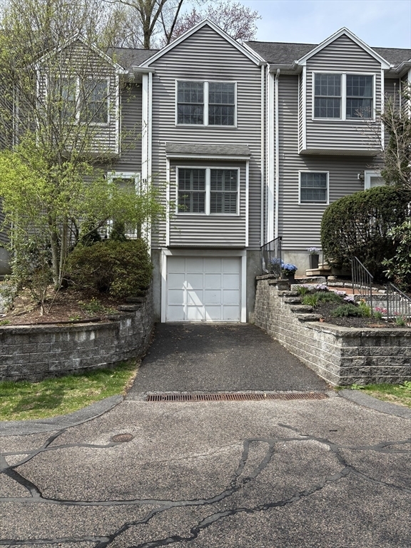 Property Photo:  16 Edgemoor Cir 16  MA 02482 