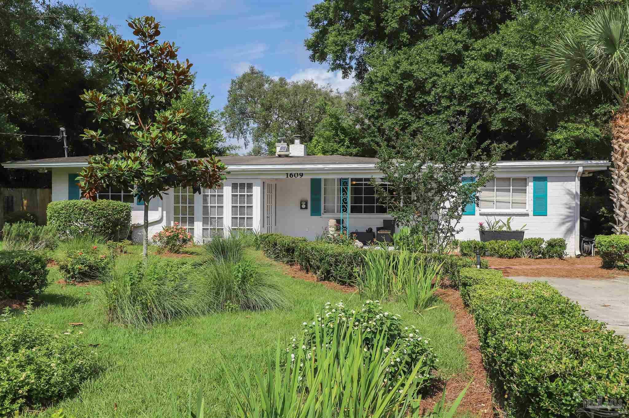Property Photo: 1609 N Spring St FL 32501