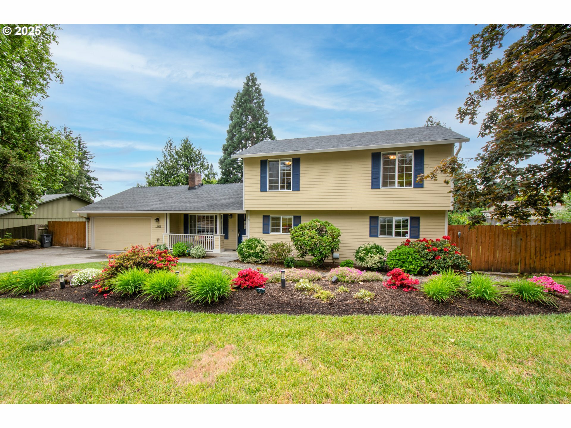 Property Photo: 2416 SE Higgins Dr WA 98683