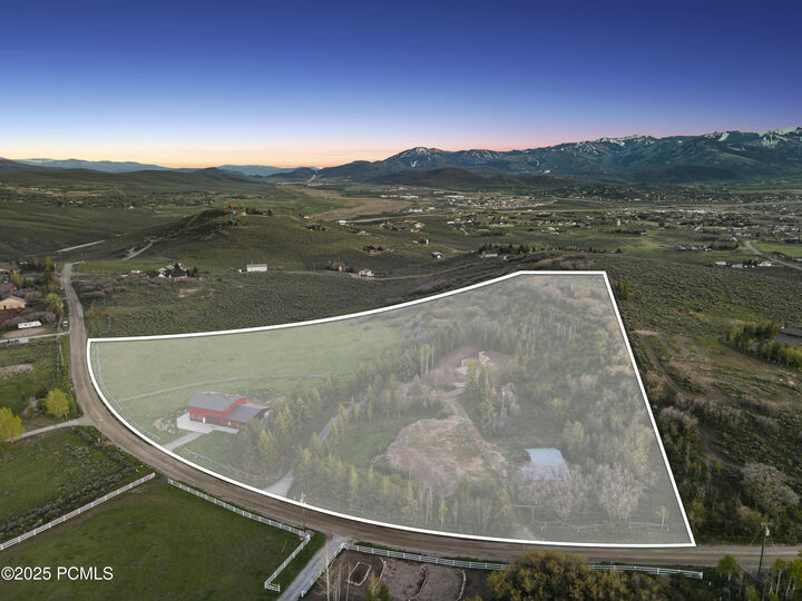 Property Photo: 8819 Highfield Road UT 84098
