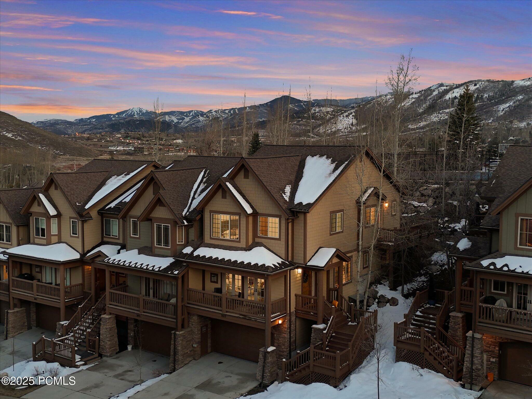 Property Photo: 3017 Canyon Links Drive UT 84098