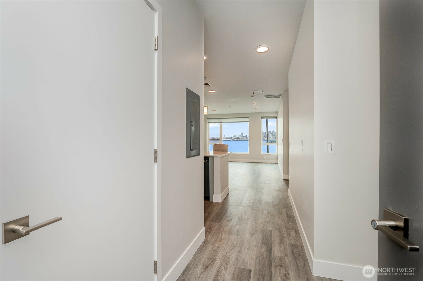 Property Photo: 1709 Harbor Avenue SW 200 WA 98126