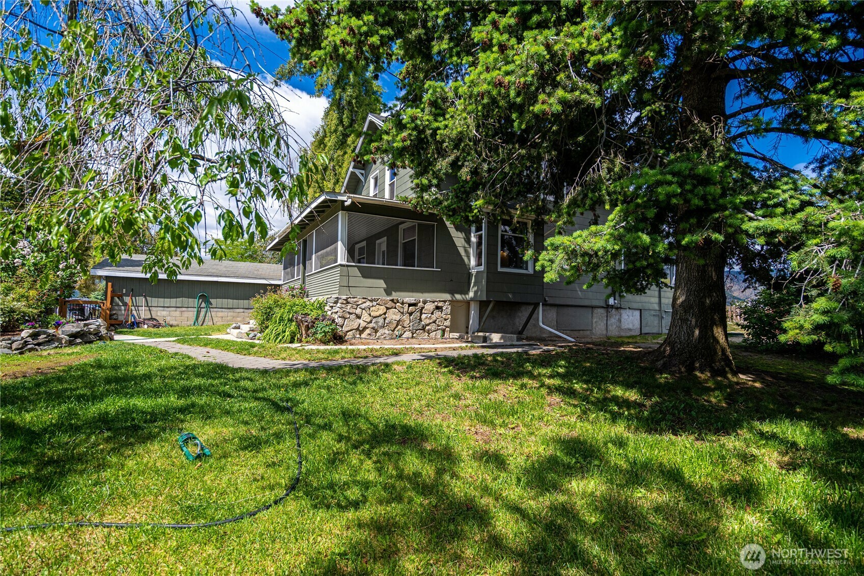 Property Photo: 595 Division Street WA 98831