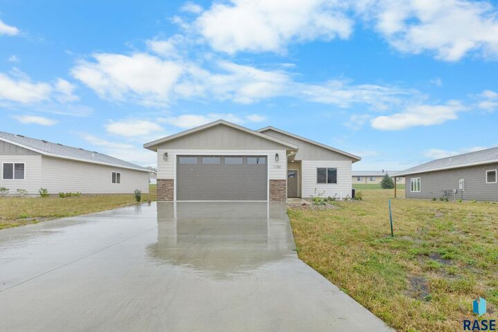 Property Photo: 1100 S 6th Ave IA 51246