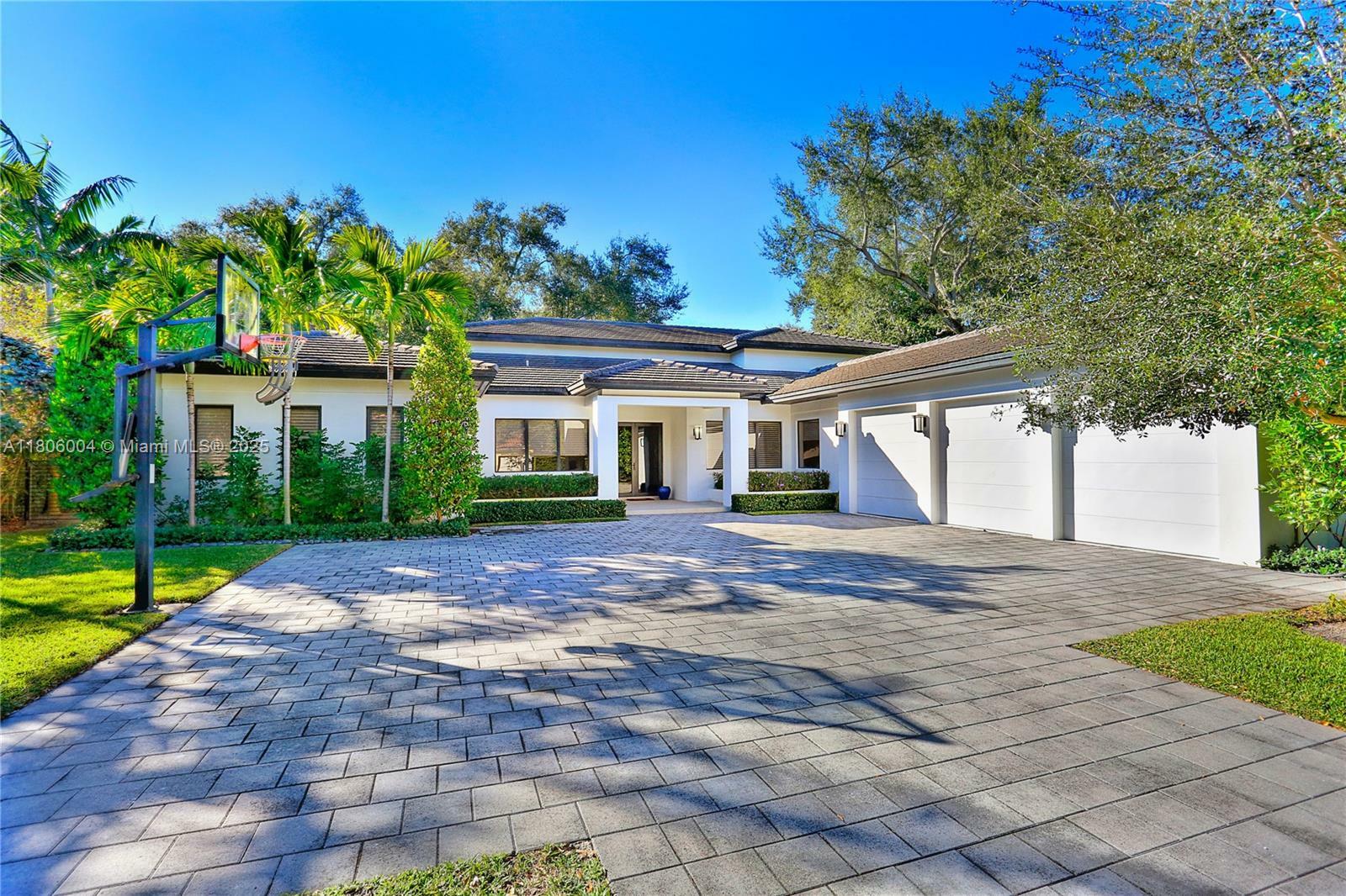 Property Photo: 7710 Erwin Rd FL 33143