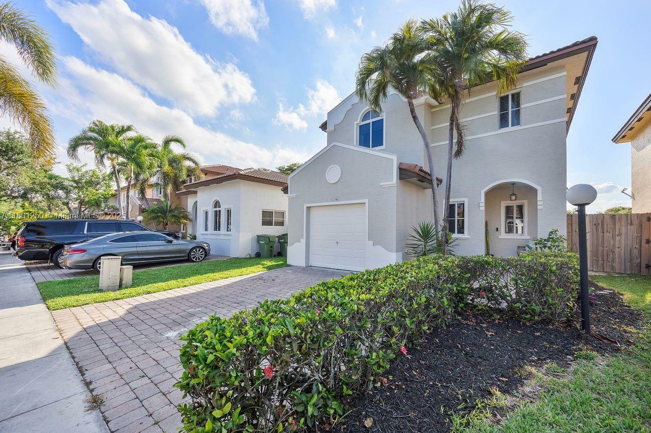 Property Photo: 1136 NE 41st Ave FL 33033