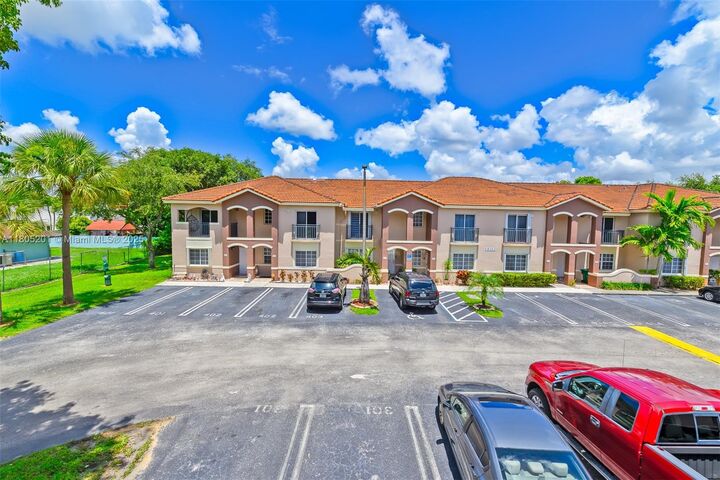 Property Photo: 14311 SW 96th St 301 FL 33186