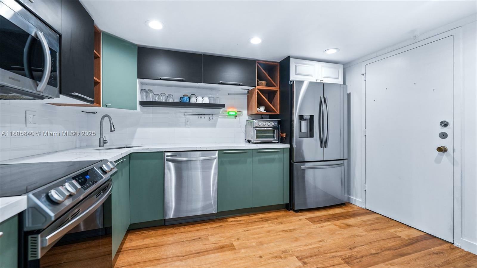 Property Photo: 2750 NE 183rd St 1610 FL 33160