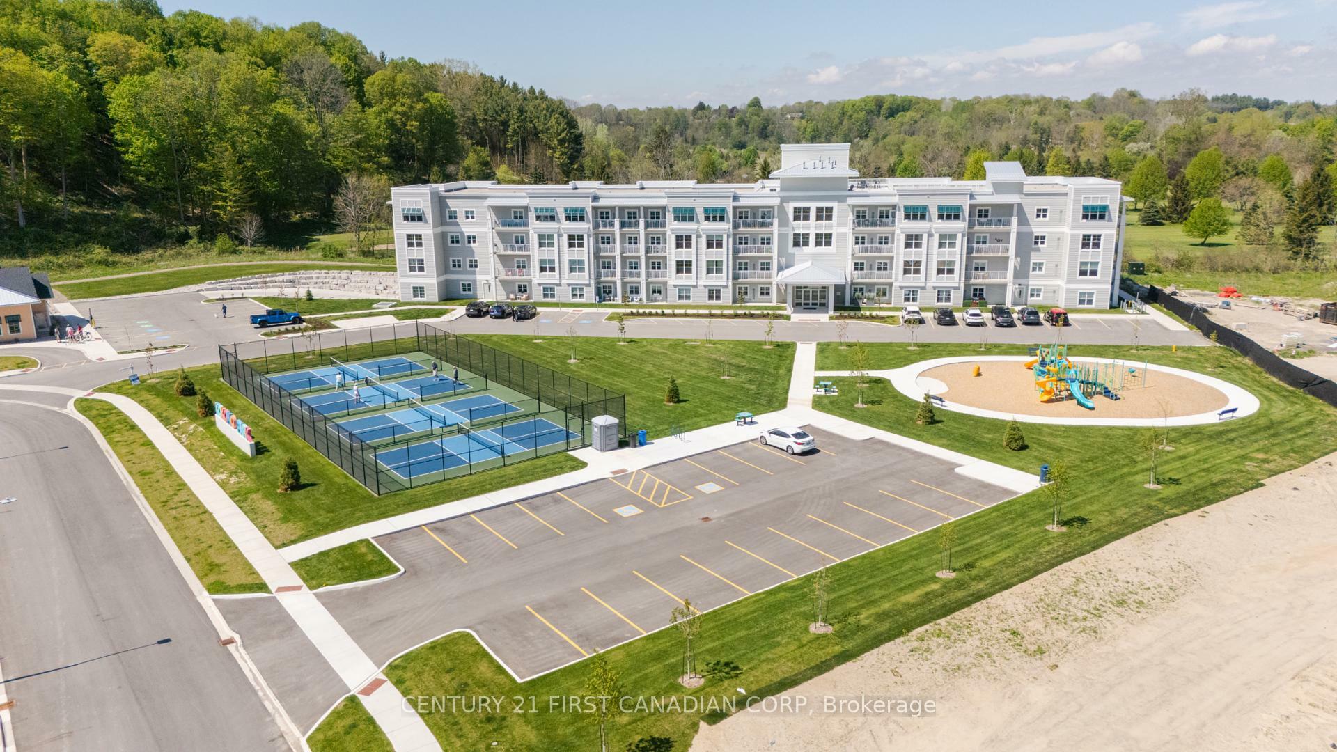 Photo de la propriété: 100 The Promenade 403 ON N5L 0B7