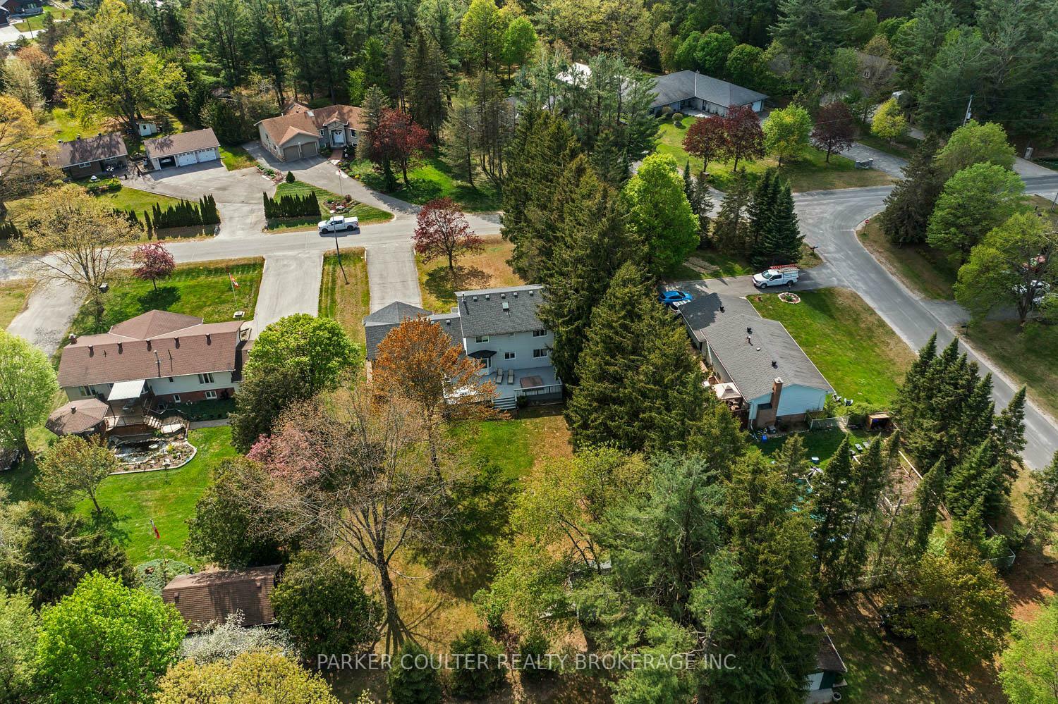 Property Photo: 41 Lawrence Avenue ON L9X 0C6