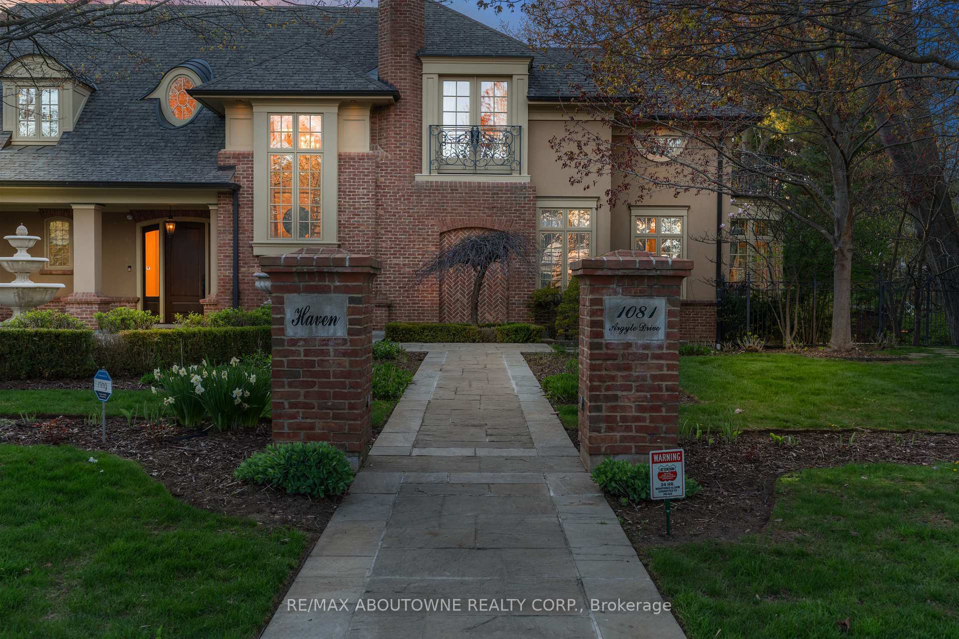 Property Photo: 1081 Argyle Drive ON L6J 1A9
